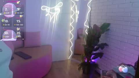 peachy_tay online show from November 10, 11:42 am