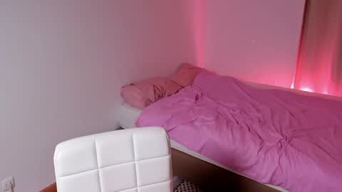 Alice online show from April 13, 6:35 pm