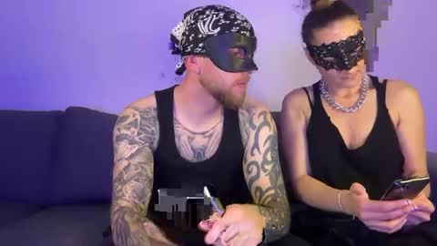 Snapshot of peachyandbarb chatting on December 4, 8:28 pm peachyandbarb online show from December 4, 8:28 pm