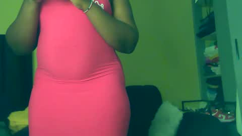 Snapshot of peachyglow_08 chatting on May 27, 7:11 pm curvy online show from May 27, 7:11 pm