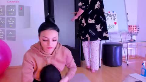 Snapshot of peanaughty chatting on February 28, 10:05 am Kate online show from February 28, 10:05 am