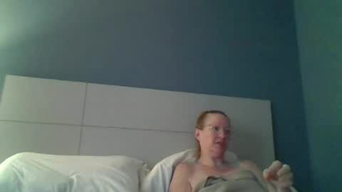 Snapshot of peanutbutterandjealous1 chatting on June 14, 6:21 pm peanutbutterandjealous1 online show from June 14, 6:21 pm