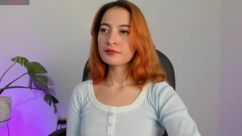 Snapshot of pear__moon chatting on May 25, 6:08 am LILLY online show from May 25, 6:08 am