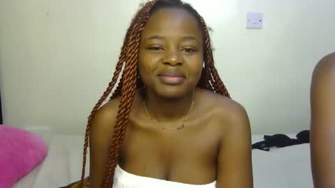 Snapshot of pearl_velvet chatting on November 24, 4:18 pm vel online show from November 24, 4:18 pm