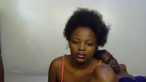 Snapshot of pearl_velvet chatting on November 27, 7:10 am vel online show from November 27, 7:10 am