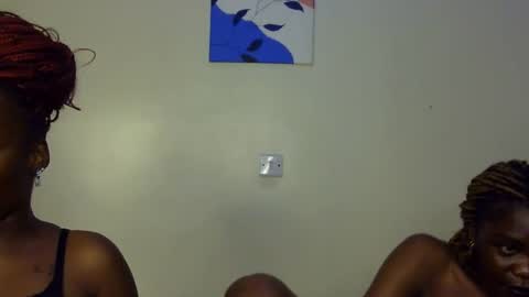 Snapshot of pearl_velvet chatting on February 9, 10:14 pm vel online show from February 9, 10:14 pm