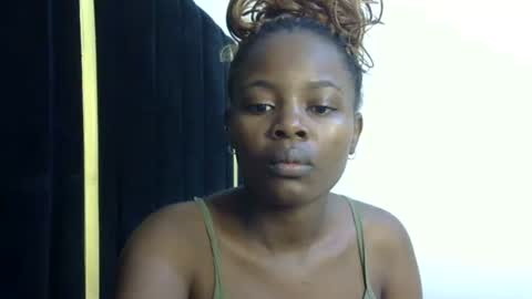 Snapshot of pearl_velvet chatting on February 25, 11:53 am vel online show from February 25, 11:53 am