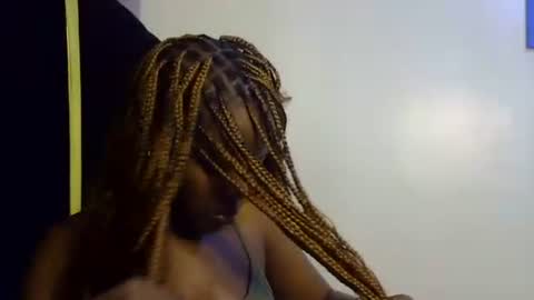 Snapshot of pearl_velvet chatting on March 2, 8:54 am vel online show from March 2, 8:54 am