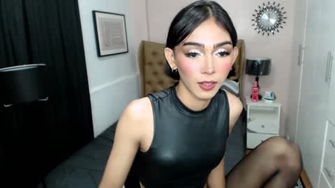 Snapshot of pearlmoore chatting on February 12, 4:23 am Pearl online show from February 12, 4:23 am