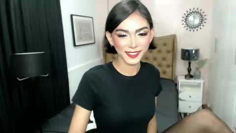 Snapshot of pearlmoore chatting on February 25, 8:14 am Pearl online show from February 25, 8:14 am