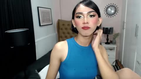 Snapshot of pearlmoore chatting on March 3, 12:37 am Pearl online show from March 3, 12:37 am