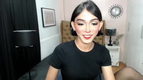 Snapshot of pearlmoore chatting on March 8, 2:30 pm Pearl online show from March 8, 2:30 pm