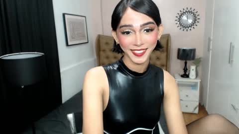 Snapshot of pearlmoore chatting on March 10, 2:16 pm Pearl online show from March 10, 2:16 pm