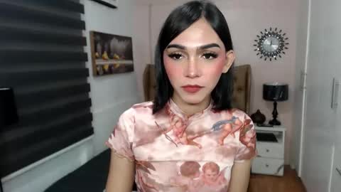 Snapshot of pearlmoore chatting on September 12, 6:08 pm Pearl online show from September 12, 6:08 pm