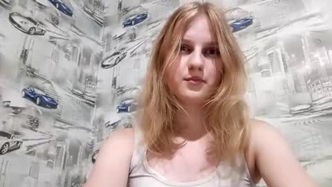 Snapshot of pebblepeck chatting on July 8, 9:19 pm Sophie online show from July 8, 9:19 pm