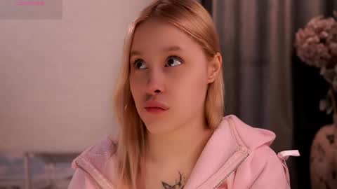 Lily online show from May 15, 4:30 am