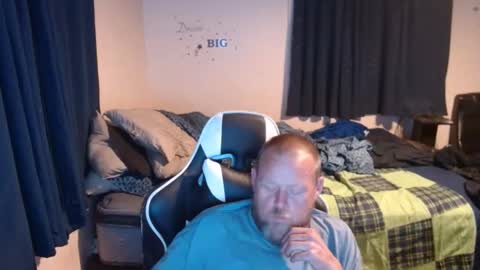 Snapshot of pecker40 chatting on January 5, 2:06 am pecker40 online show from January 5, 2:06 am