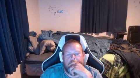 Snapshot of pecker40 chatting on January 27, 1:16 am pecker40 online show from January 27, 1:16 am