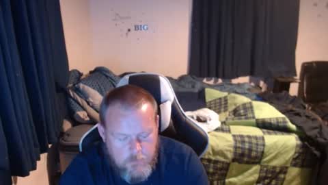 Snapshot of pecker40 chatting on January 28, 2:11 am pecker40 online show from January 28, 2:11 am