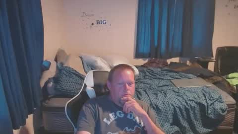 Snapshot of pecker40 chatting on February 15, 6:55 pm pecker40 online show from February 15, 6:55 pm