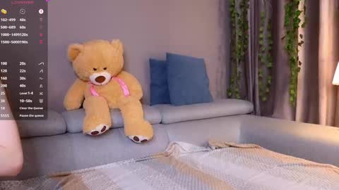 Snapshot of peek_in_my_window chatting on February 18, 7:19 pm tony online show from February 18, 7:19 pm