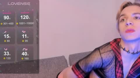 Snapshot of peggypierce chatting on December 5, 9:17 pm Leo online show from December 5, 9:17 pm