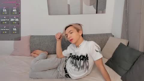 Snapshot of peggypierce chatting on December 16, 5:59 am Leo online show from December 16, 5:59 am