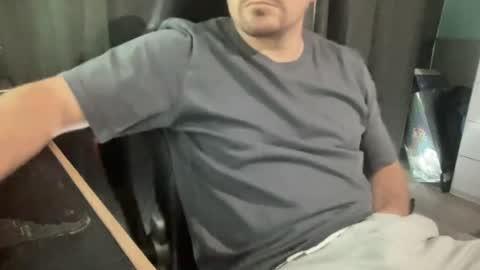 easy cum online show from August 4, 4:20 pm
