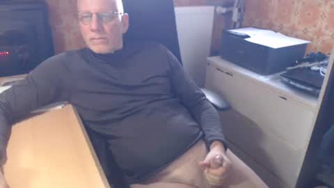 Pemue65 online show from March 12, 8:09 am