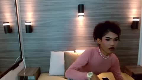 Penelopee Rouse online show from December 13, 7:53 pm