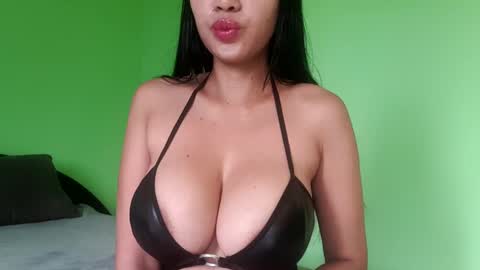 Snapshot of penisqueen69 chatting on December 31, 2:40 am The Queen of deepthroat in this room all your dreams come true xx online show from December 31, 2:40 am