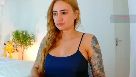 Snapshot of pennyy__ chatting on July 12, 11:45 am Hi Im Penelope better vibrations 1111 online show from July 12, 11:45 am