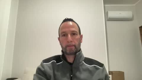 Snapshot of peppinslosqualo chatting on February 19, 5:27 am peppinslosqualo online show from February 19, 5:27 am