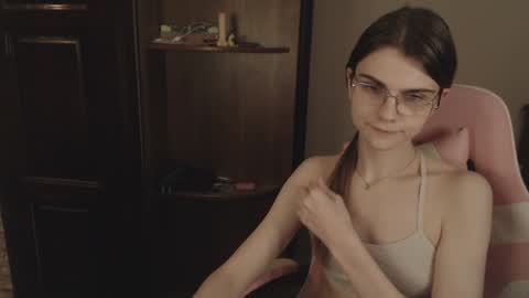 Snapshot of peralez_f chatting on January 11, 8:22 am Farida online show from January 11, 8:22 am