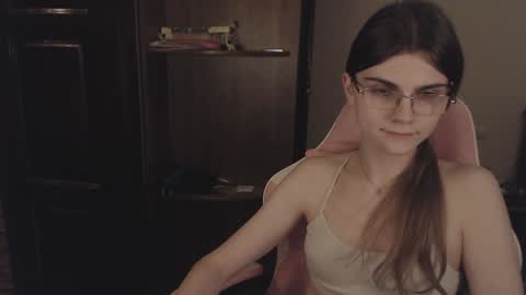 Snapshot of peralez_f chatting on January 29, 1:27 am Farida online show from January 29, 1:27 am