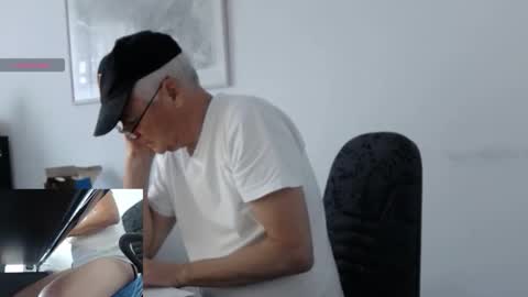 Mr Pondaro online show from April 21, 6:09 am