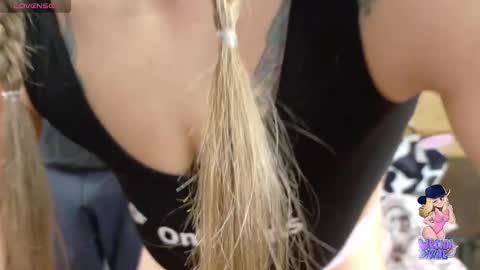 Wrenn Divine online show from January 4, 4:22 pm