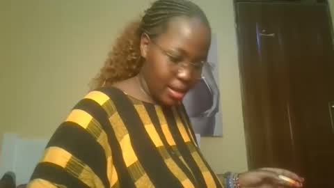 Snapshot of periwinkle20 chatting on November 14, 11:35 pm Taurus online show from November 14, 11:35 pm