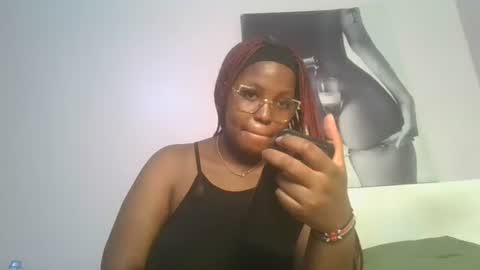 Snapshot of periwinkle20 chatting on January 7, 4:04 am Taurus online show from January 7, 4:04 am