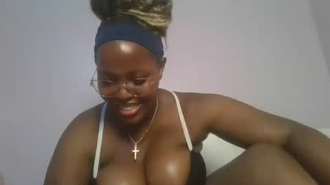 Snapshot of periwinkle20 chatting on January 11, 4:23 pm Taurus online show from January 11, 4:23 pm