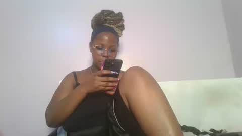 Snapshot of periwinkle20 chatting on January 12, 4:29 am Taurus online show from January 12, 4:29 am