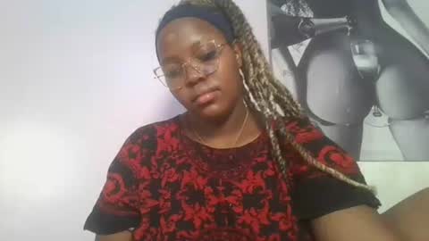 Snapshot of periwinkle20 chatting on January 15, 6:33 pm Taurus online show from January 15, 6:33 pm