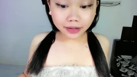 Snapshot of perky_rica chatting on October 26, 7:14 am island girl online show from October 26, 7:14 am
