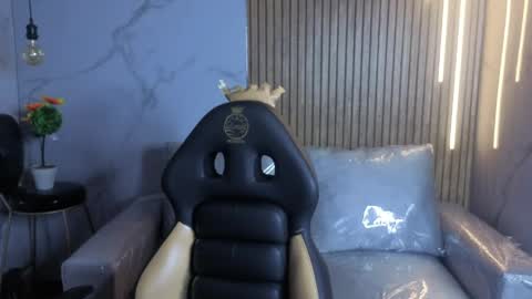Snapshot of perla_lovely chatting on May 27, 12:24 pm perla_lovely online show from May 27, 12:24 pm