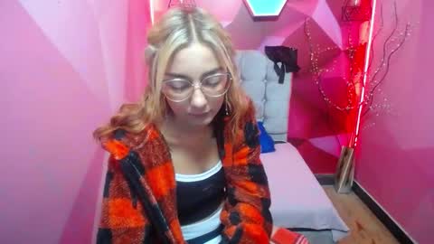 Snapshot of perla_red chatting on January 17, 11:59 am PERLA RED online show from January 17, 11:59 am
