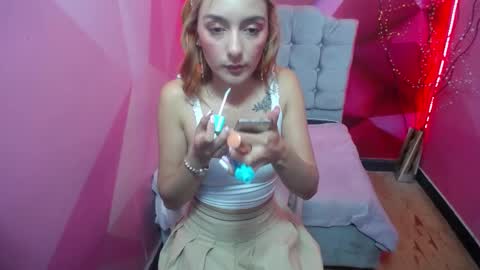 Snapshot of perla_red chatting on January 29, 3:04 pm PERLA RED online show from January 29, 3:04 pm