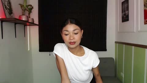 Perla online show from November 8, 7:23 pm