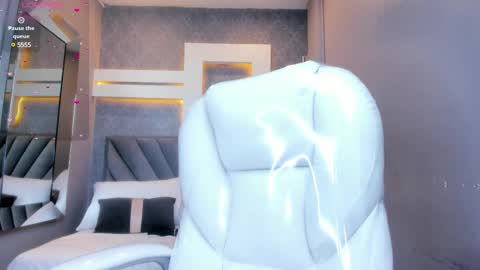 PERLA  online show from February 27, 11:04 pm