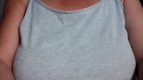 Snapshot of perlita070822 chatting on July 25, 3:15 am perlita070822 online show from July 25, 3:15 am
