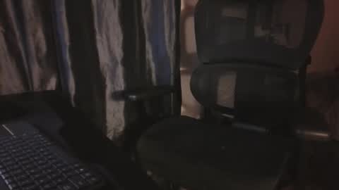 Lalo   x peruvianevil  ig peruvianevil  online show from February 13, 7:04 am